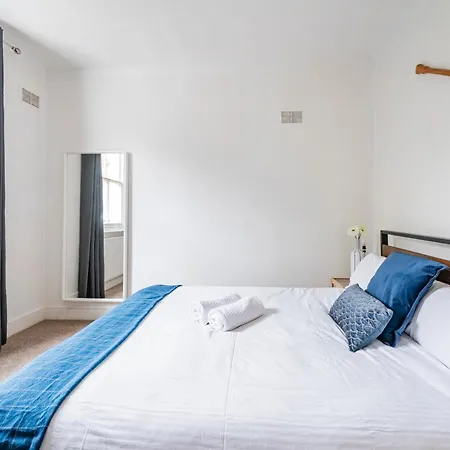 Beautiful Garden Flat Near Chelsea Appartement Londen Buitenkant foto